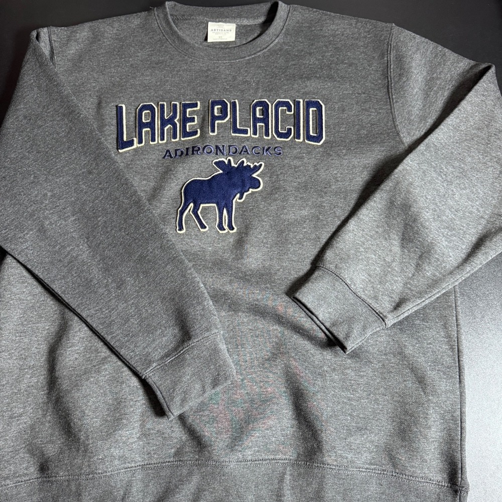 Artisans Sweatshirt Mens XL Gray Lake Placid Adirondacks Moose Graphic Pullover